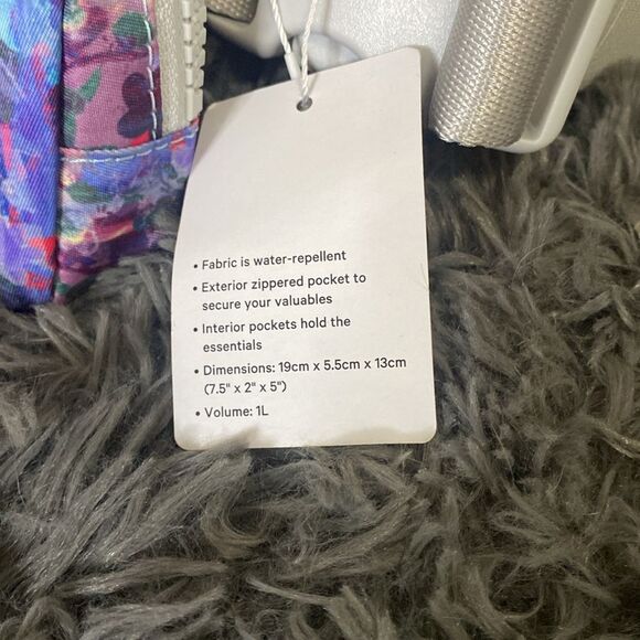 NWT! Lululemon Everywhere Belt Bag 1L Colorful Abstract - Picture 4 of 7